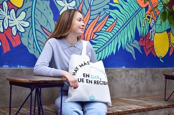 Detalle de caja Alimentando Sonrisas
